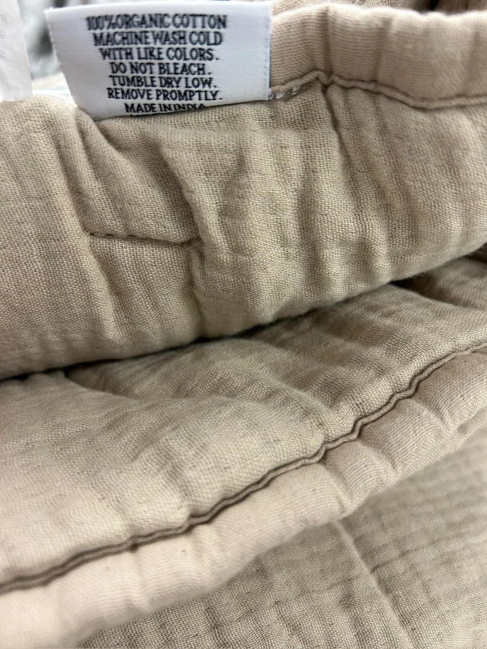QUINCE Organic Airy Gauze Dream Quilt King/Cal King Dune 8191